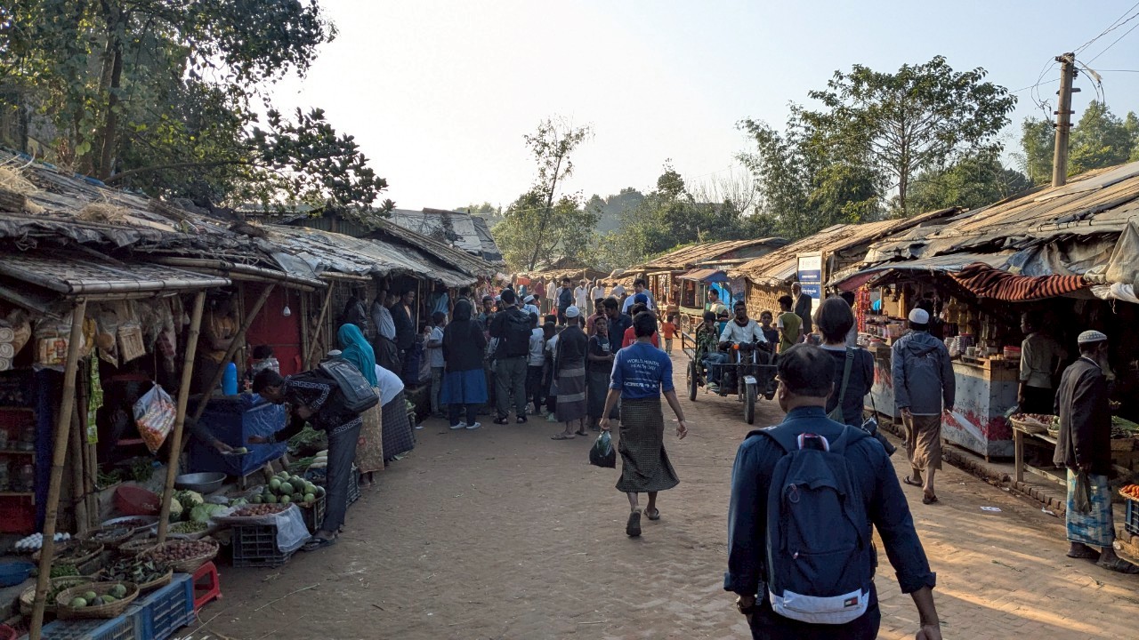 バングラディシュは、どこに行っても人が沢山います